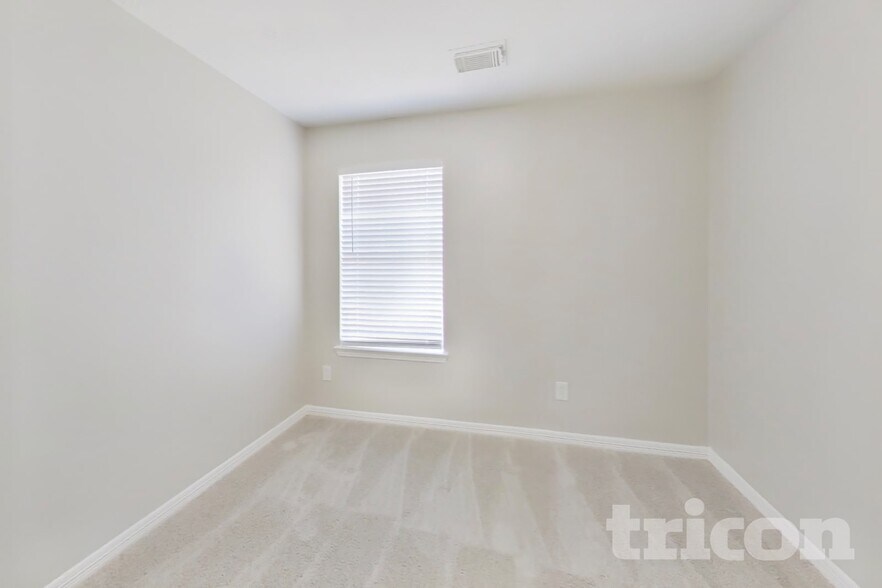 Building Photo - 24307 Hard Wood Dr