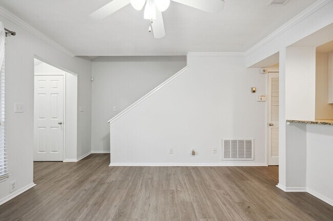 View to Staircase - 6800 Glenridge Dr