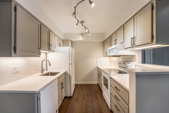 Building Photo - 7080 W 20th Ave