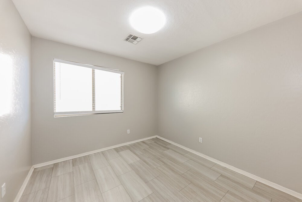 Building Photo - 13748 W Keim Dr