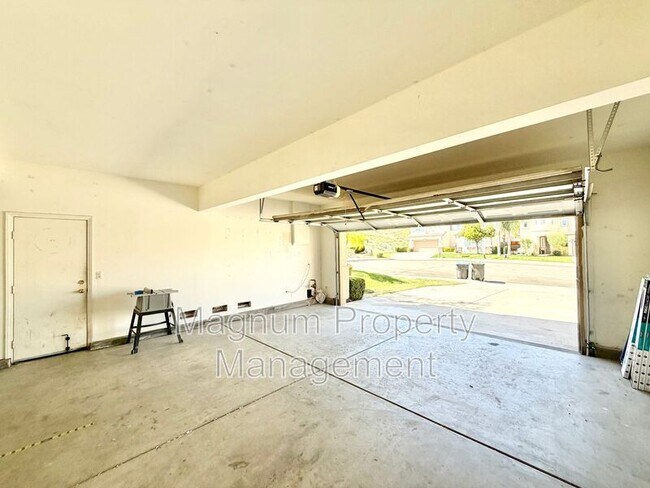Building Photo - 31409 Orchard Ln