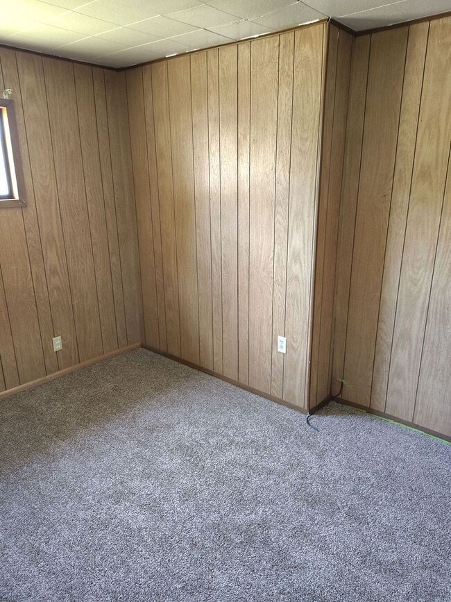 Building Photo - Great 2-bedroom home close to downtown