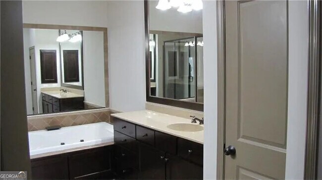 Building Photo - 6556 Bennington Bluff Ct