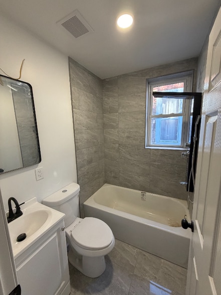 Building Photo - 2631 N Napa St