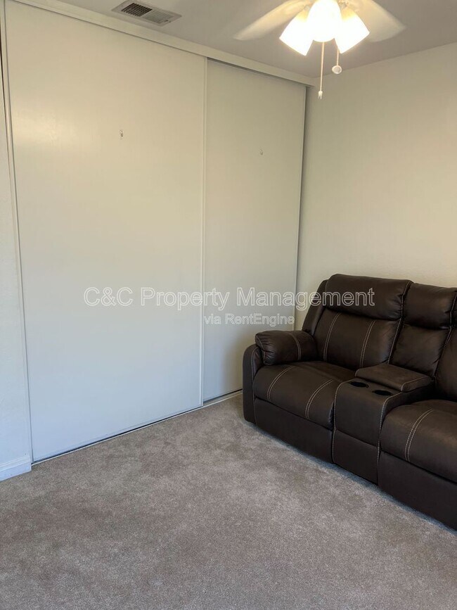 Building Photo - 11206 Fernview Pl