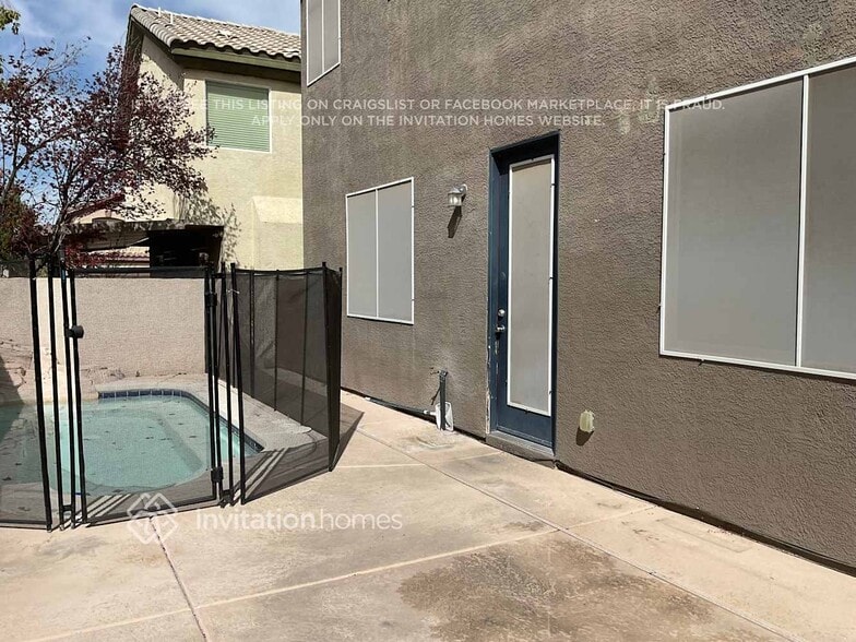 Building Photo - 6685 Aviston St