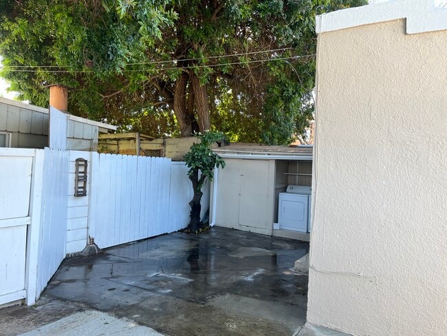 Building Photo - 636 Neptune Way