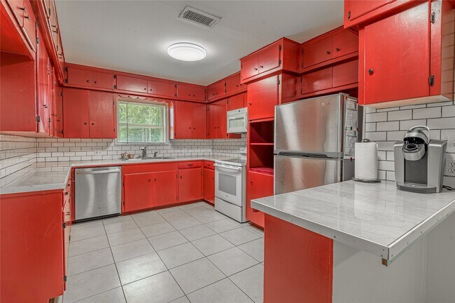 Building Photo - 604 Hayman St