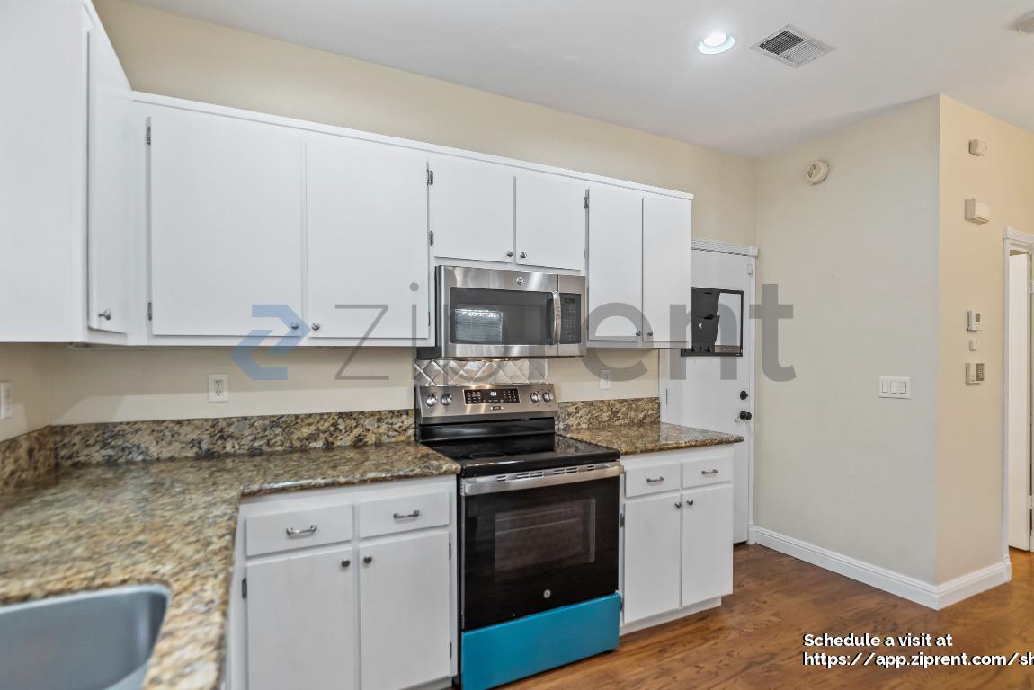 Building Photo - 1055 Adana Terrace