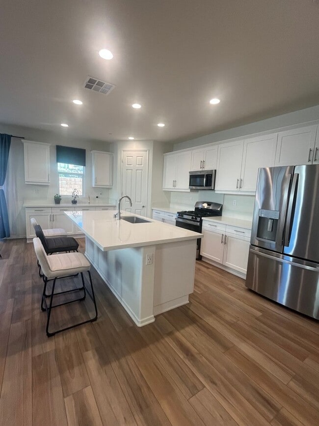 Building Photo - Beautiful Single-Family Home in Terramor