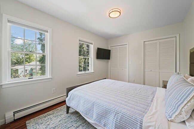 Building Photo - 1439 NY-9P