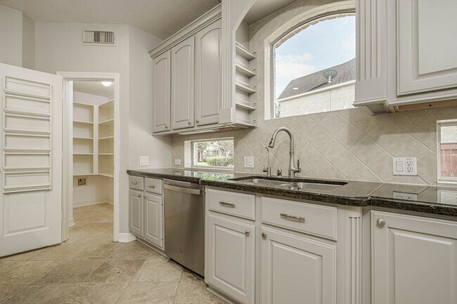 Building Photo - 6331 Collina Springs Ct