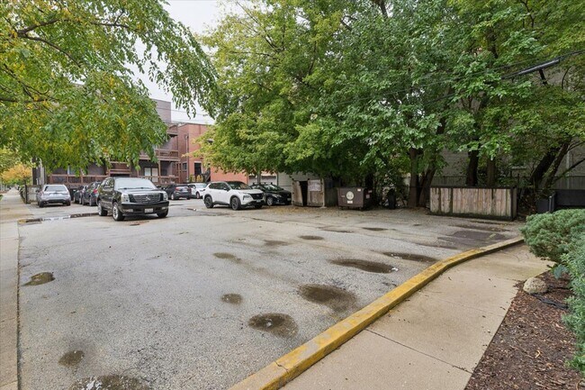 Building Photo - 2801 N Seminary Ave