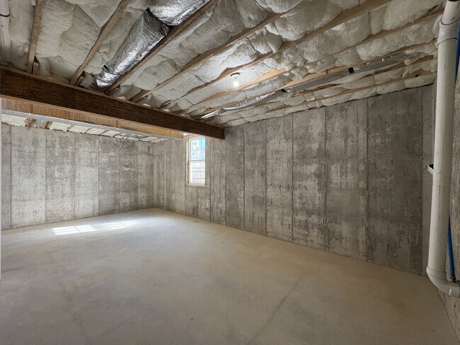 Building Photo - 189 Traverse Dr