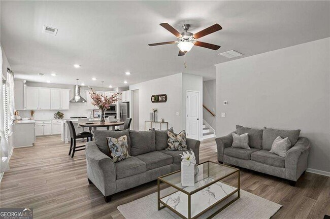 Building Photo - 213 Chiswick Lp