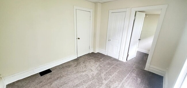 Building Photo - 1802 Madison Ave SE