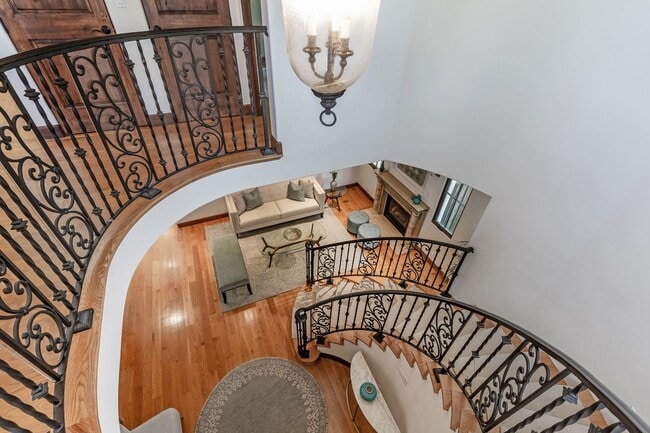 Building Photo - Elegant Mediterranean Home in Prime Menlo ...