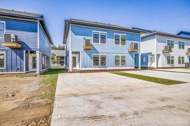 Building Photo - 520 N De Villiers St