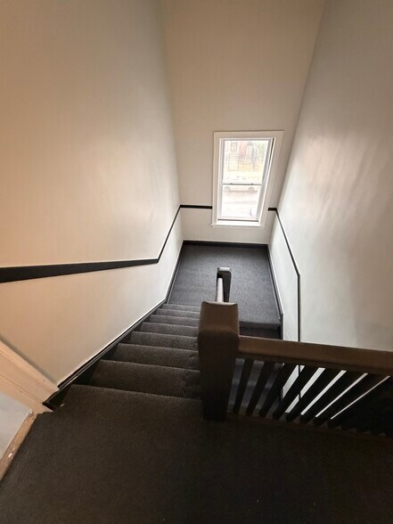 Building Photo - 8434 S Drexel Ave