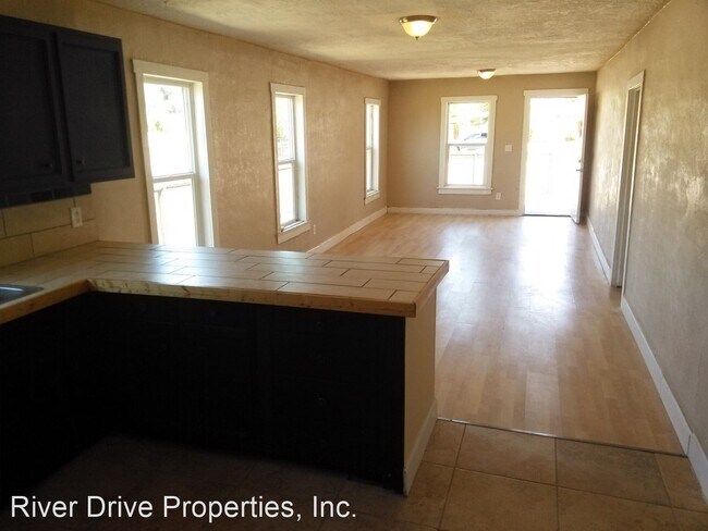 Building Photo - 3 br, 1 bath House - 319 Sycamore Drive