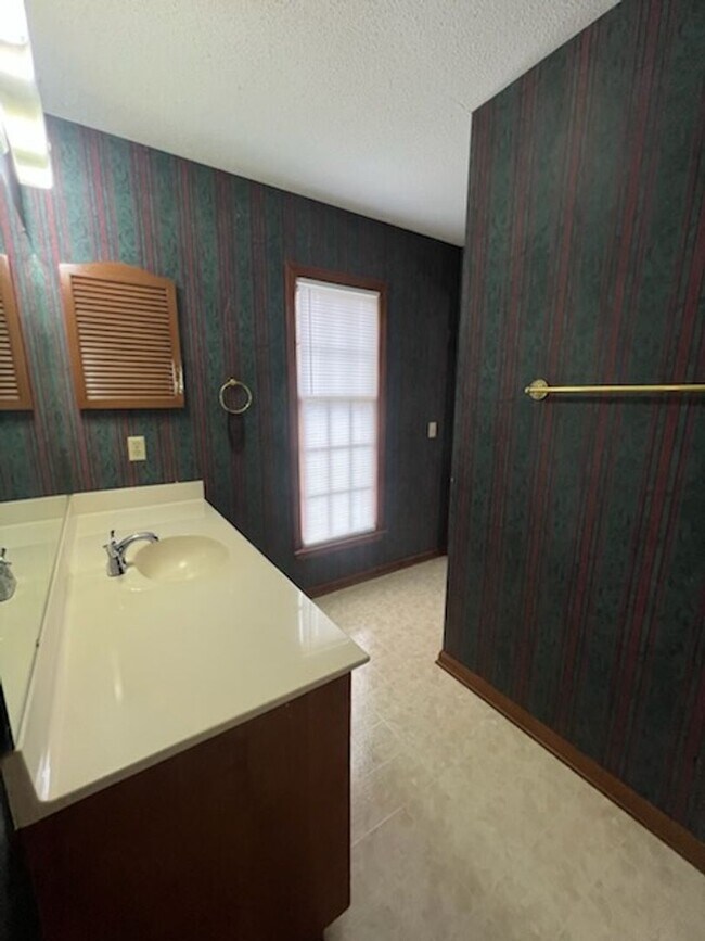 Building Photo - Home for Rent New Listing Beautiful Home