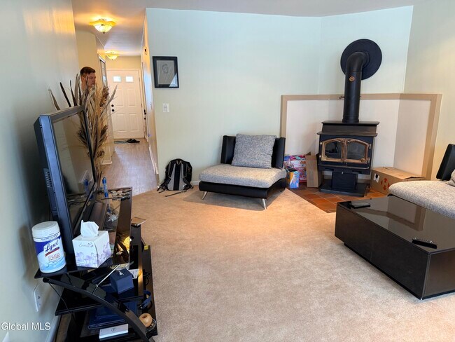 Building Photo - 120 Donna Lynn Dr