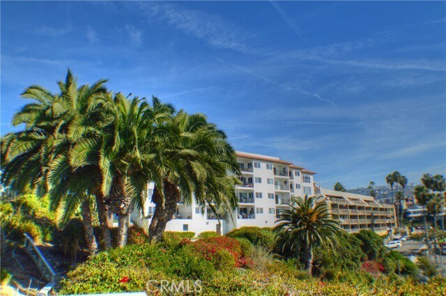 Building Photo - 411 Avenida Granada