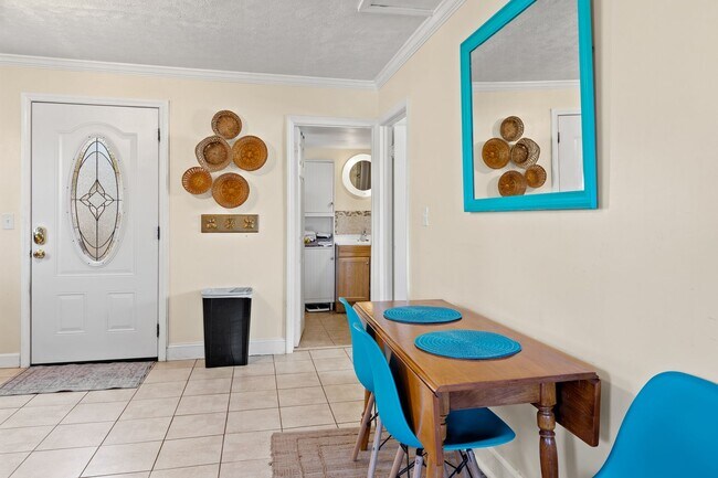 Building Photo - UNFURNISHED cozy private 2-bedroom, 2-bathroom home nestled in Winston-Salem