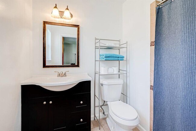 Building Photo - 9654 Meadowland Dr