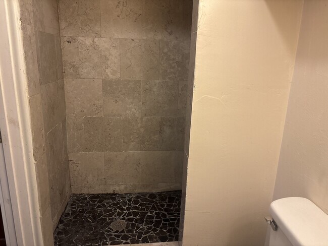 Building Photo - 145 E Main St