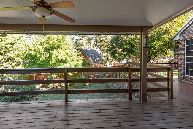 Building Photo - "Beautiful 4-Bedroom Home with Expansive D...