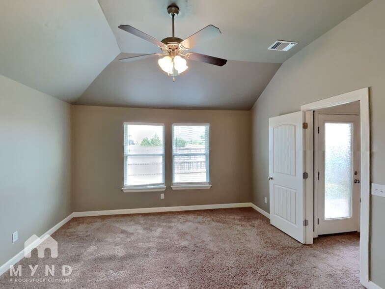Building Photo - 1109 Merlin Dr