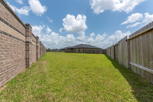 Building Photo - 29751 Cayenne Cir