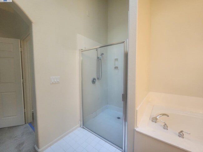 Building Photo - 1536 Corte Reina Common