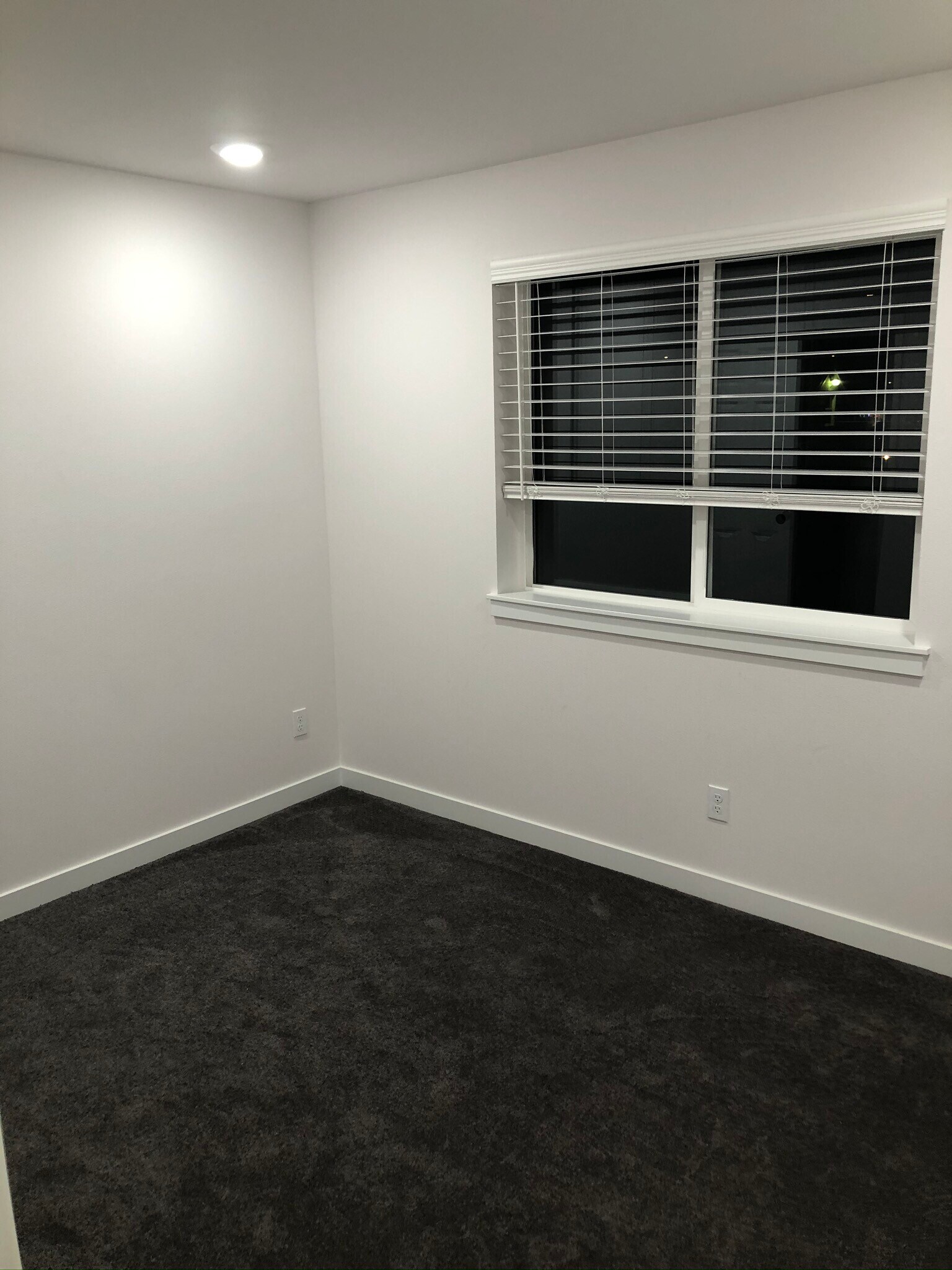 Building Photo - 7411 S Park Ave