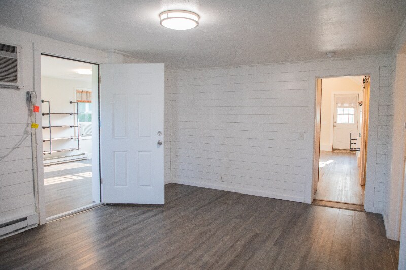 Building Photo - 281 Salmon Brook St