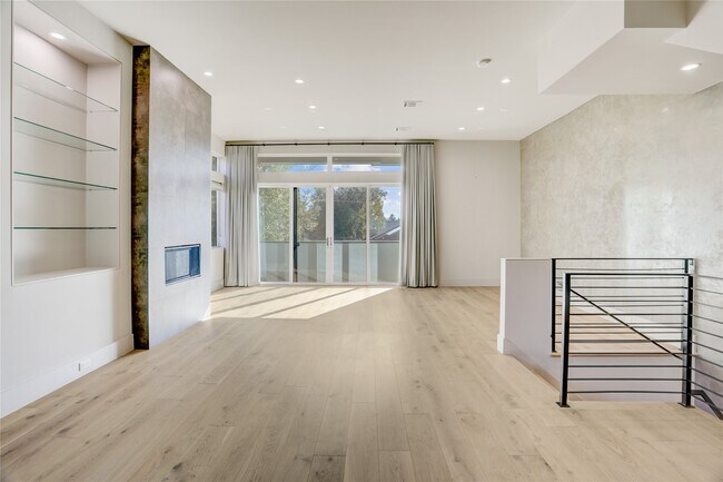 Building Photo - 1116 Peden St