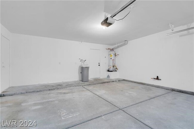 Building Photo - 10960 Vallerosa St