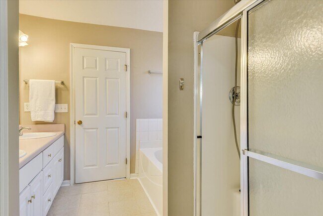 Building Photo - 703 Cannock Loop