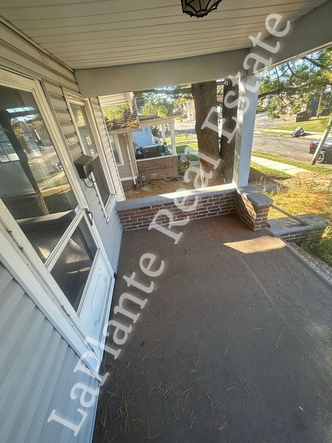 Building Photo - Charming 3-Bedroom Bungalow in Five Points...