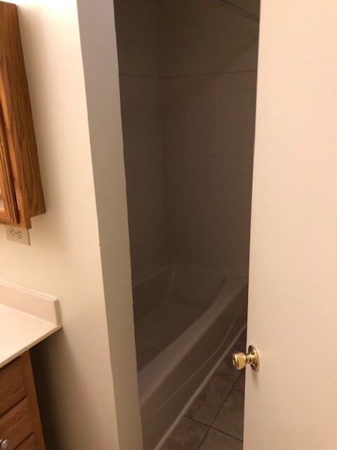 Bathroom Shower - 159 Abbey Fields Ln