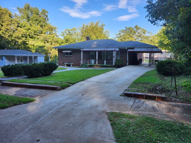 Building Photo - 206 S 580