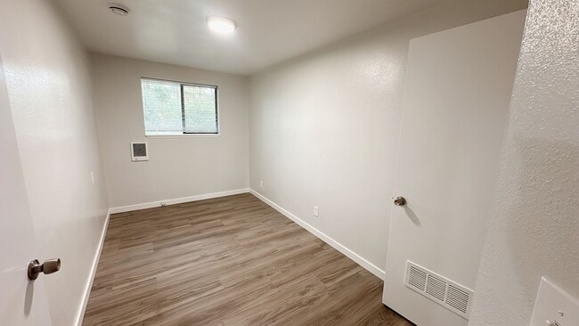 Building Photo - Affordable 3bdrm/1 bath home with storage ...