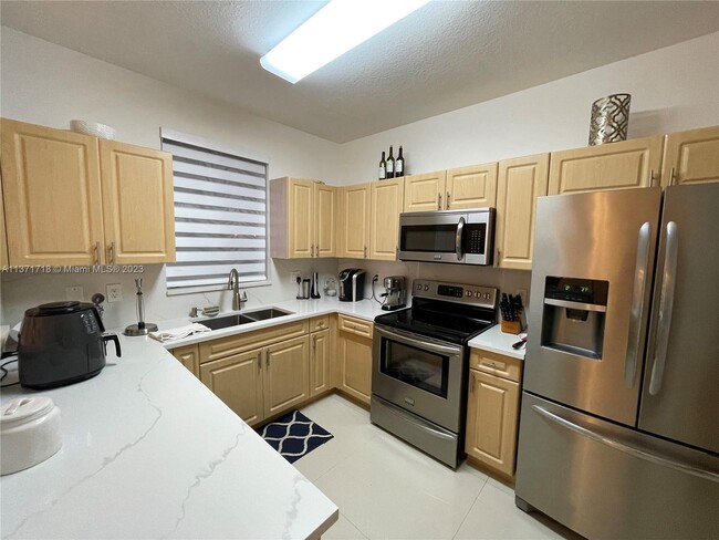 Building Photo - 876 NW 135th Terrace