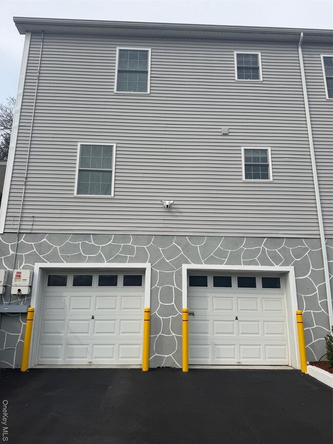 Building Photo - 115 High St