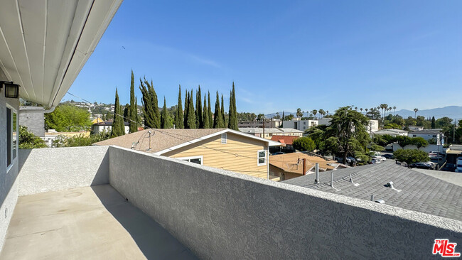 Building Photo - 2749 Griffith Park Blvd