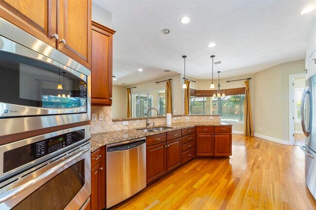 Building Photo - 425 Gallardo Cir
