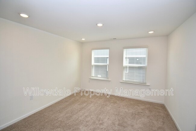 Building Photo - 2534 Hutch Ln