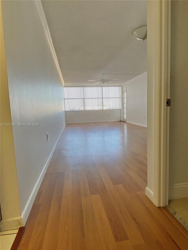 Building Photo - 1200 NE Miami Gardens Dr