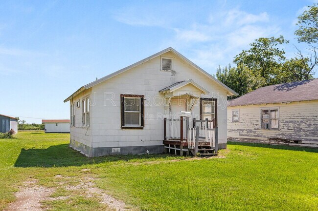 Building Photo - 807 W Sabine St